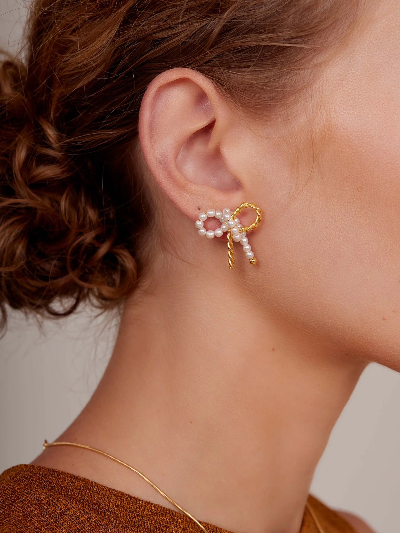 Pearl Bow Stud Earring